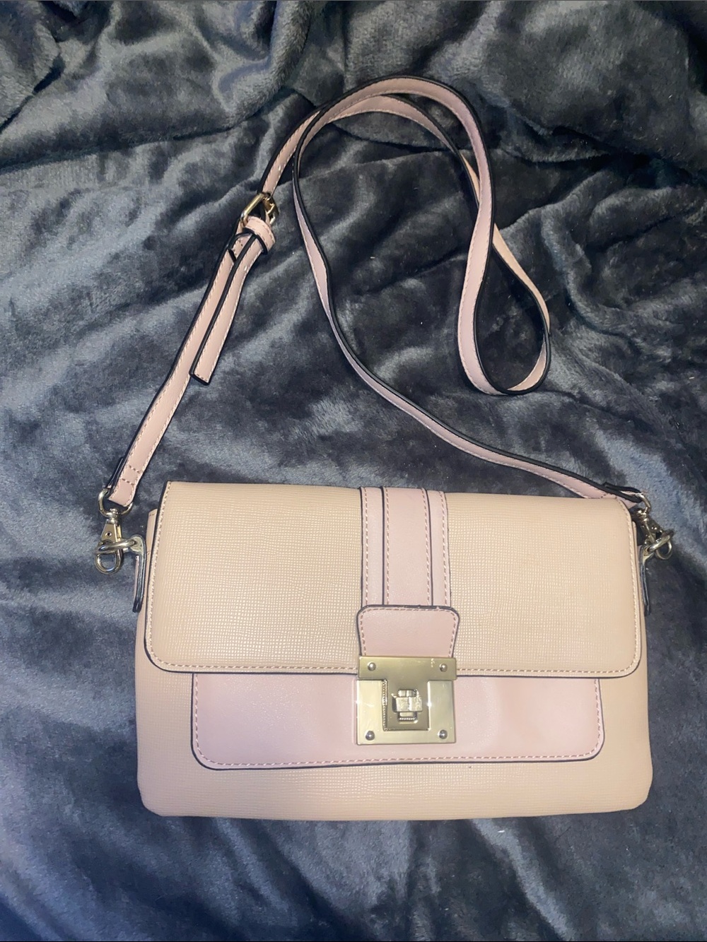 Apt. 9 Blush Pink Crossbody Bag with Gold Lock
